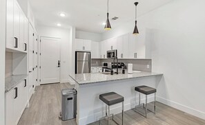 Private kitchen - Landing | Amazing 1BD, Gym, Clubhouse (Denton)