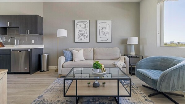 Smart TV - Landing | Chic 2BD, Yoga Studio, Clubhouse (Glendale)