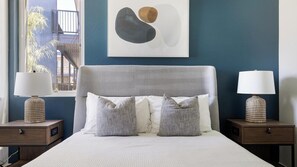 2 bedrooms, desk, iron/ironing board, WiFi