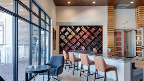 Landing | Spectacular 1BD, Clubhouse, Courtyard