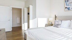 2 Schlafzimmer, Schreibtisch, Bügeleisen/Bügelbrett, WLAN