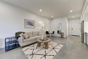 Smart TV - Landing | Chic Studio, Gym, Rooftop Lounge (South Salt Lake)