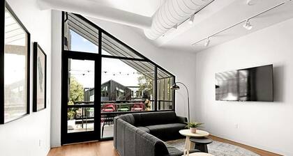 Landing | Amazing Studio, Game Room