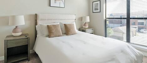 1 bedroom, desk, iron/ironing board, WiFi
