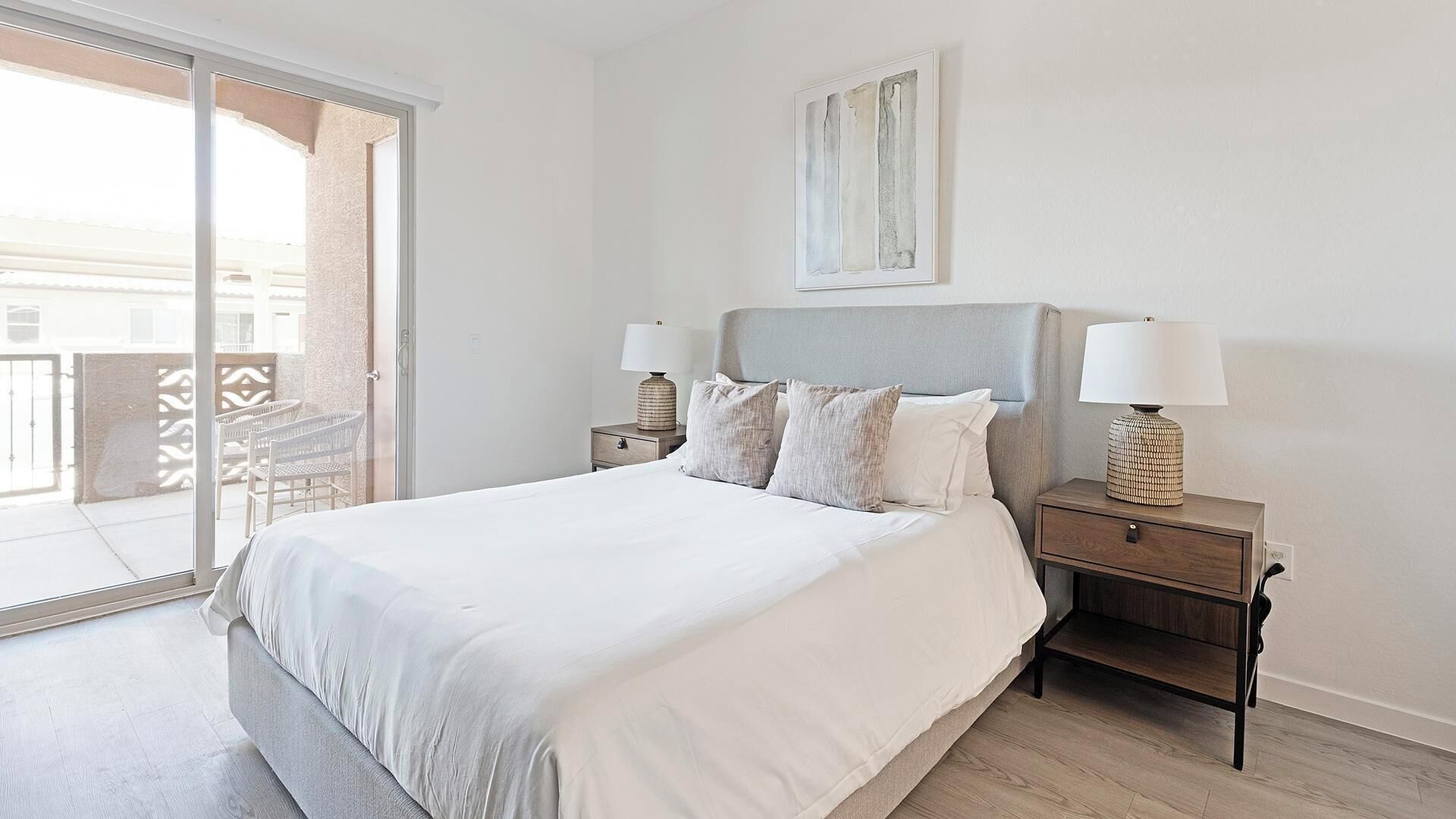 2 عدّة غرف نوم ومكتب ومكواة/لوح كي وواي فاي