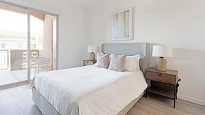 2 bedrooms, desk, iron/ironing board, WiFi