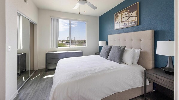 1 bedroom, desk, iron/ironing board, WiFi