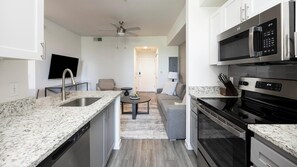 Refrigerador y comedor 
