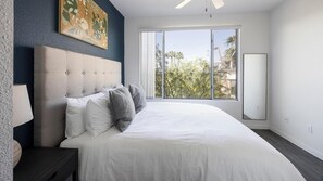 Desk, iron/ironing board, WiFi, bed sheets