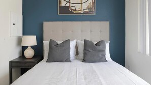 Desk, iron/ironing board, WiFi, bed sheets