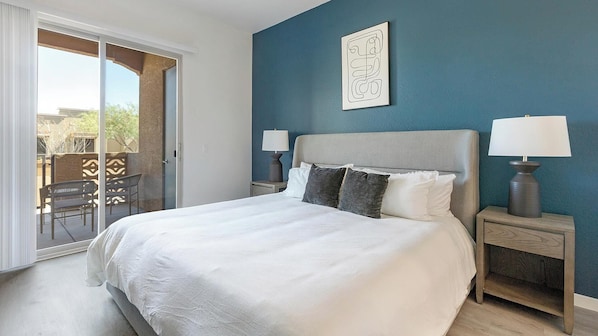 2 bedrooms, desk, iron/ironing board, WiFi