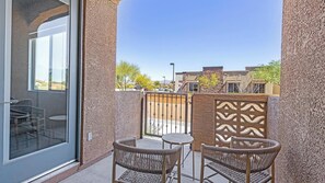 المنطقة المحيطة بالمنشأة