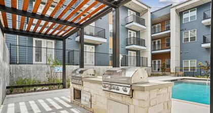 Landing | Stylish 2BD, Pool, Clubhouse