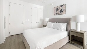 Desk, iron/ironing board, WiFi, bed sheets - Landing | Amazing Studio, Pool, Gym (Birmingham)