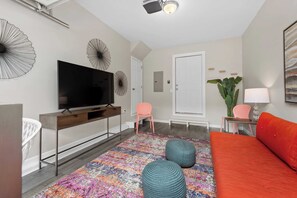 House (3 Bedrooms) | Interior - Sweetgum Sycamore by Avantstay 6 Min to Downtown (Asheville)