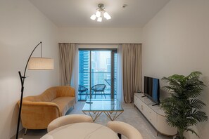 Living area - Modern 1BR - Fitness & Swimming Pool Access (Dubai)