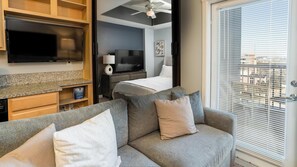 Desk, iron/ironing board, WiFi, bed sheets