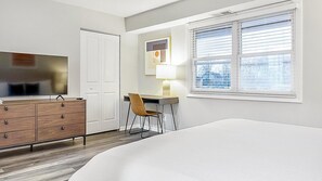 1 chambre, bureau, fer et planche à repasser, Wi-Fi