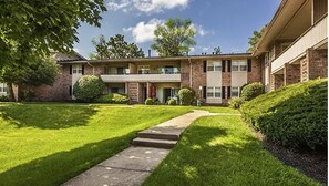 Exterior - Landing | Incredible 1BD, Gym, Courtyard (Indianapolis)