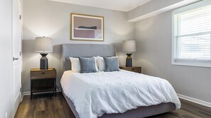 1 chambre, bureau, fer et planche à repasser, Wi-Fi