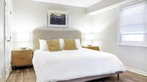 1 bedroom, desk, iron/ironing board, WiFi