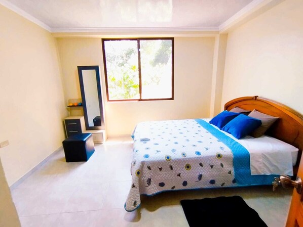 3 makuuhuonetta, ilmainen Wi-Fi, vuodevaatteet