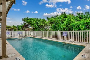 Pool - Sandfiddler 301 - Oceanfront Condo in Surfside Beach (Surfside Beach)