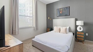 1 bedroom, desk, iron/ironing board, WiFi