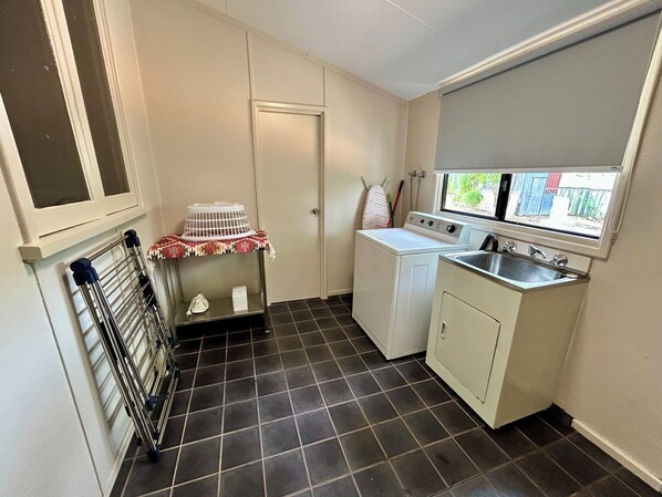 Interior - Lovely cottage in the historic town of Wyndham, East Kimberley WA. (Wyndham)