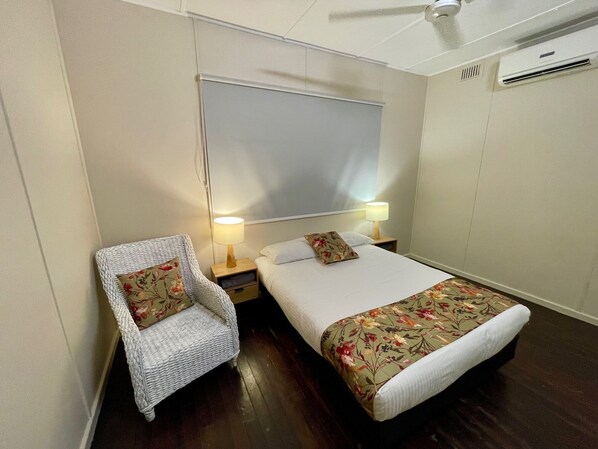 3 bedrooms, iron/ironing board, free WiFi, bed sheets - Lovely cottage in the historic town of Wyndham, East Kimberley WA. (Wyndham)