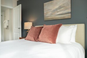 Desk, iron/ironing board, WiFi, bed sheets - Landing | Stylish Studio, Courtyard, Gym (St. Petersburg)