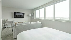 Desk, iron/ironing board, WiFi, bed sheets
