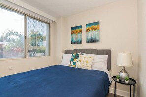 Desk, iron/ironing board, WiFi, bed sheets