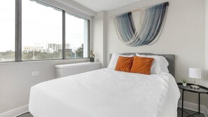 Desk, iron/ironing board, WiFi, bed sheets