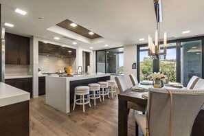 Dining - Abode at Horizon View, ski-in/ski-out, hot tub, panoramic views (Park City)