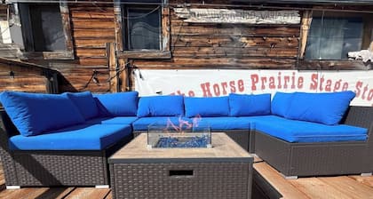 Sacajawea Room, 1 Queen Bed, Rustic Old Hunting Lodge, Horse Prairie Stage Stop