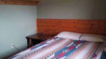 1 bedroom, internet, bed sheets