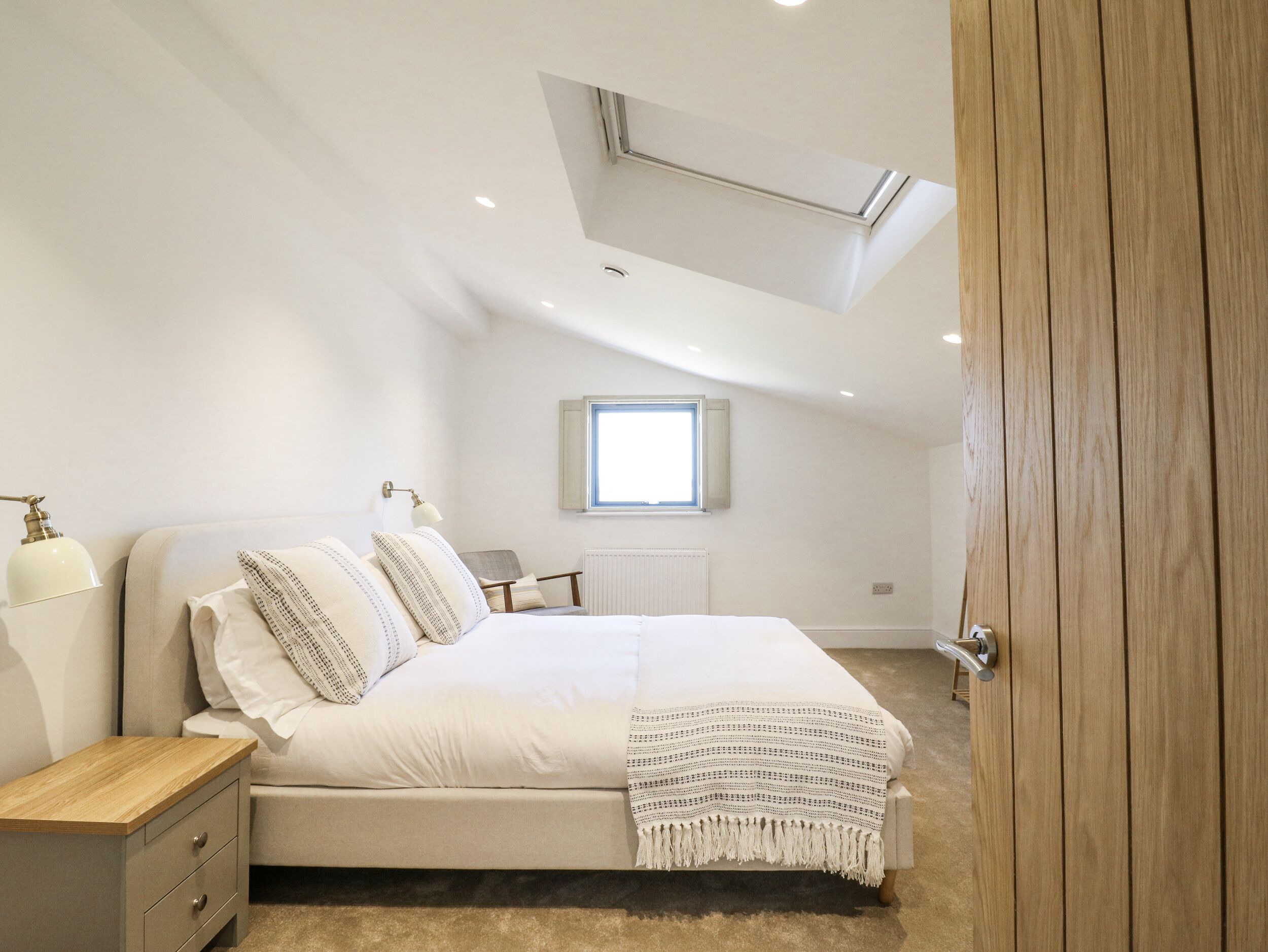 4 bedrooms, individually decorated, individually furnished, free WiFi