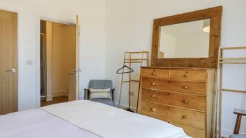 4 dormitoris, decoració individual i mobiliari individual