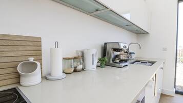 Cookware/dishes/utensils