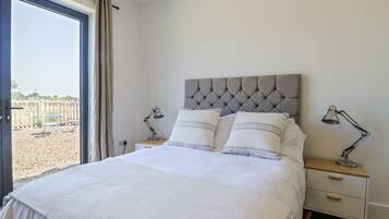 4 kamar tidur dan didekorasi berbeda-beda