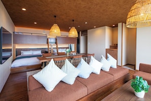 Habitación cuádruple superior, vistas al mar | Caja fuerte, cortinas opacas, wifi gratis