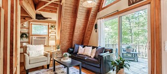 Charming 3-bedroom cottage located on Frye Island on Sebago Lake Maine