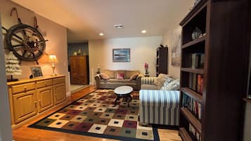 TV, fireplace, DVD player, table tennis