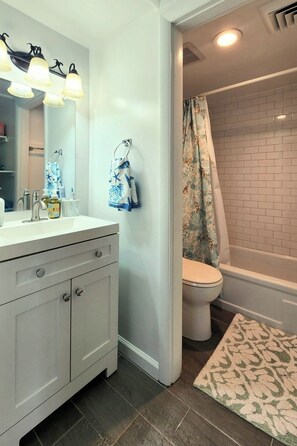 Secador de cabelo, sabonete