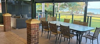 Waters edge retreat, come and relax on the estuary