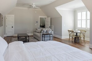 7 bedrooms, iron/ironing board, WiFi, bed sheets