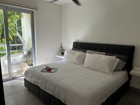 2 bedrooms, internet, bed sheets