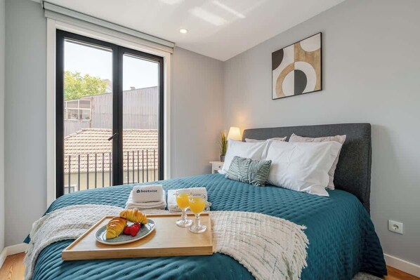 2 bedrooms, iron/ironing board, travel cot, free WiFi