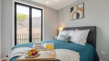 2 室のベッドルーム、アイロン / アイロン台、WiFi (無料)、ベッドシーツ